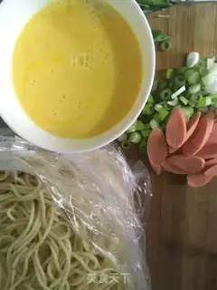 Make Egg ham and sausage noodles step 1