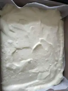 Make Strawberry box cake step 4