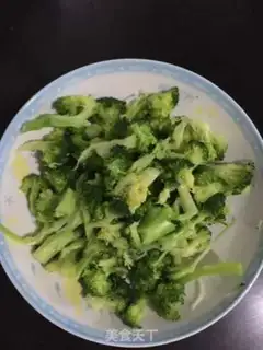 Make Shrimp orchid salad step 1