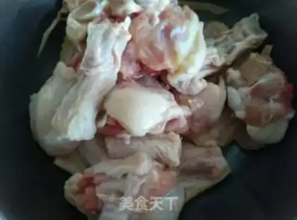 Make Frozen chicken wings, duck legs step 1
