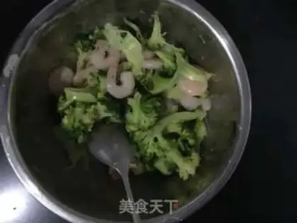 Make Shrimp orchid salad step 2