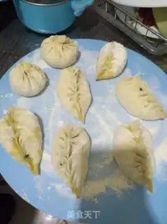 Make Cyclops, egg-ware buns step 13