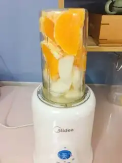Make Pear orange juice step 2