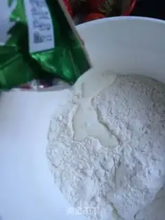 Make Strawberry croissants step 1