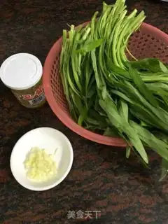 Make Garlic pastries step 0