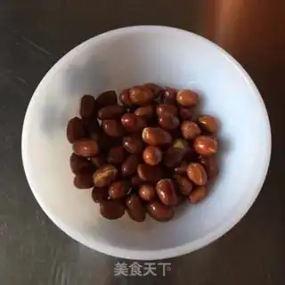 Make Plumbs of peanuts step 4