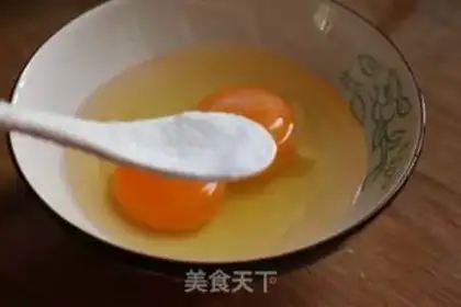 Make Egg roller lollipop step 1