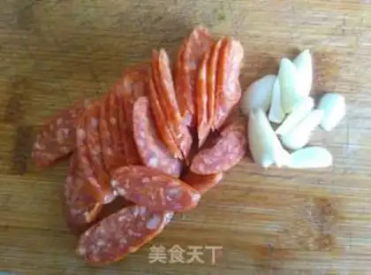 Make Sausage fried Dutch beans step 2