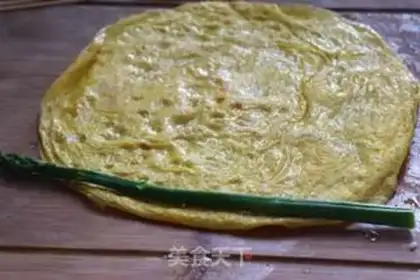 Make Egg roller lollipop step 5