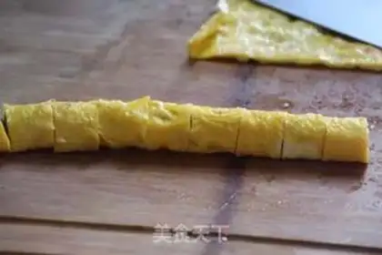 Make Egg roller lollipop step 6