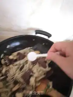 Make Twin mushroom blood soup step 7
