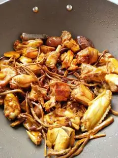 Make Tea mushroom chicken stew step 3