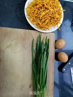Make Cream eggs and weeds step 0
