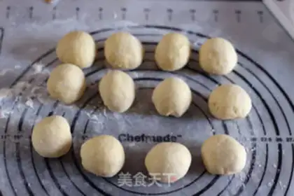 Make Shells, red bean bread step 4