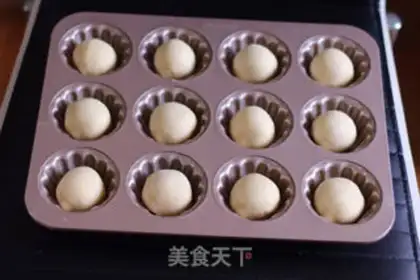 Make Shells, red bean bread step 6