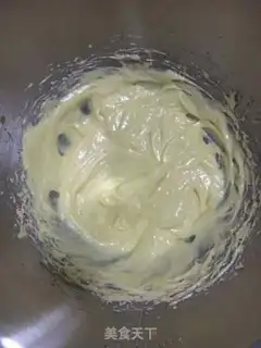 Make Six-inch velvet cake step 2