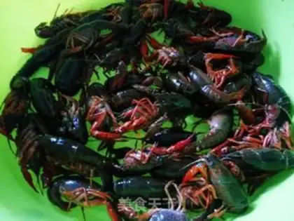 Make Spicy little lobster step 0