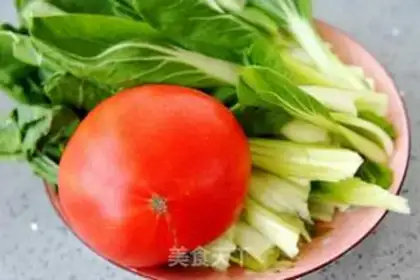 Make Tomato oil noodles step 1