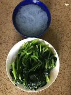 Make Fan spinach step 0