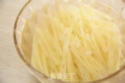 Make Frozen potatoes step 1