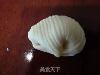 Make Little shell buns step 8