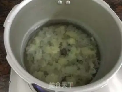 Make Silver-ear melon step 2