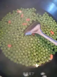 Make Peas fried eggs step 1