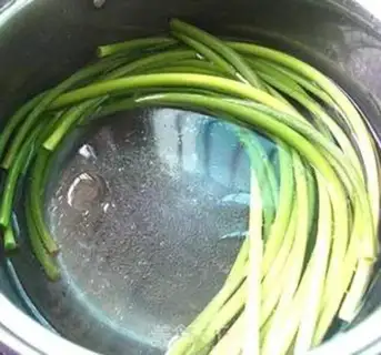 Make Creaming garlic step 2