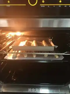 Make caterpillar butter bread step 9