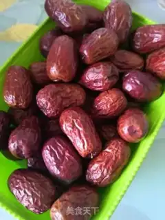 Make Sweet red dates step 0