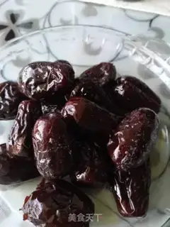 Make Sweet red dates step 2