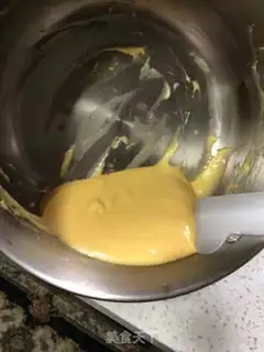 Make caterpillar butter bread step 15