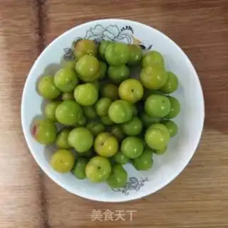Make Sour and sweet plums step 0