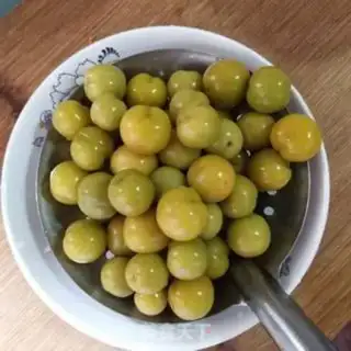 Make Sour and sweet plums step 2