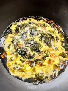 Make Cream shrimp omelet soup step 1