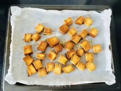 Make Toast salad step 1