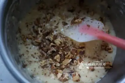 Make Banana walnut cake step 8