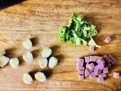 Make Toast salad step 2