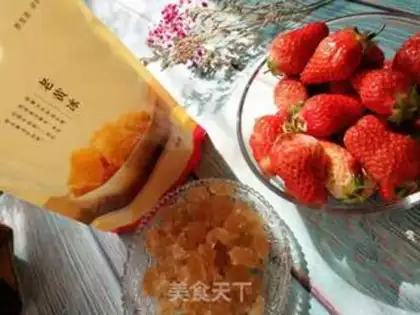 Make Strawberry sauce step 0