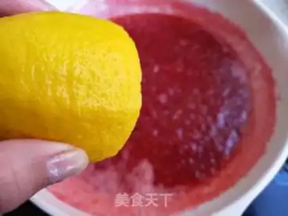 Make Strawberry sauce step 5