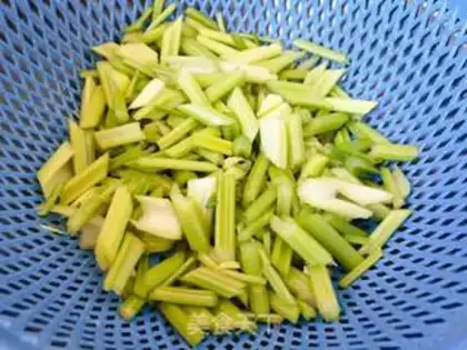 Make Five-flower celery step 1