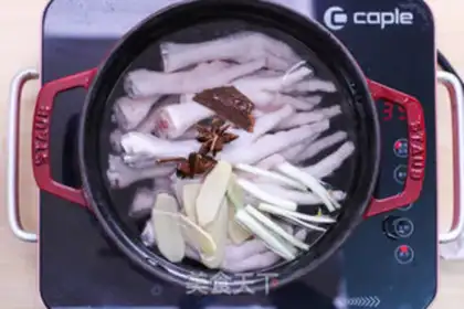 Make Hot beer chicken claws step 3