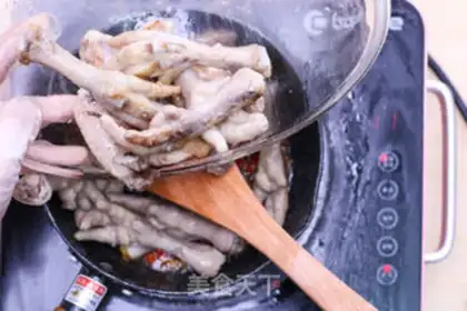 Make Hot beer chicken claws step 9
