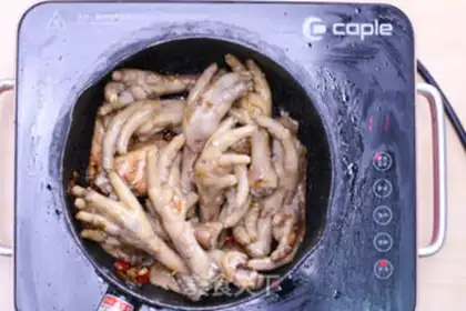 Make Hot beer chicken claws step 10