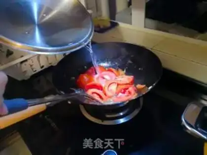 Make Tomato fried eggs step 3