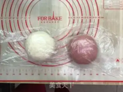 Make Double-coloured buns step 2