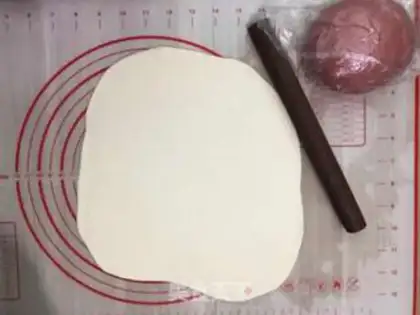 Make Double-coloured buns step 3