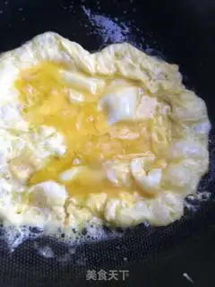 Make Lily fried eggs step 4