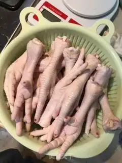 Make The red chicken claws of the sour web step 0