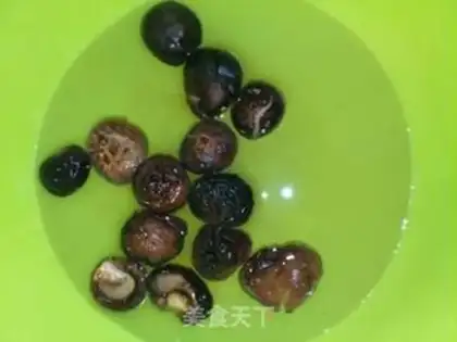 Make Fry mushrooms and broccoli step 0